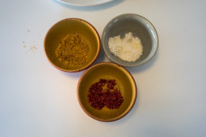 Veganske påskeæg med gurkemeje, lakrids og rødbede-5434